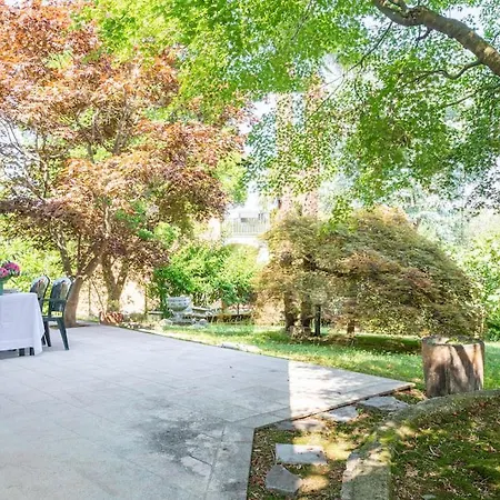 5 Bedroom By Lake Maggiore Holiday home *